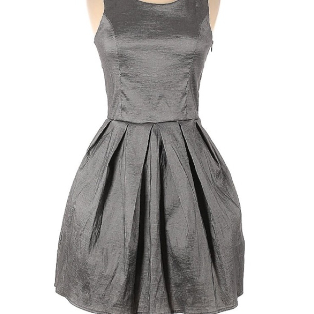 Gray Short Length Dress with tulle underneath and bow on back, XL